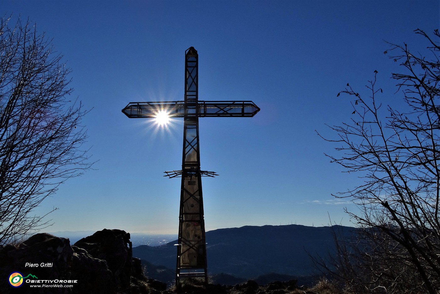 59 Alla croce della Corna Camoscera (Coren, 1329 m).JPG -                                